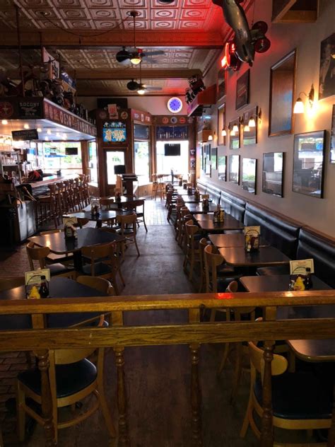 villager pub charlevoix